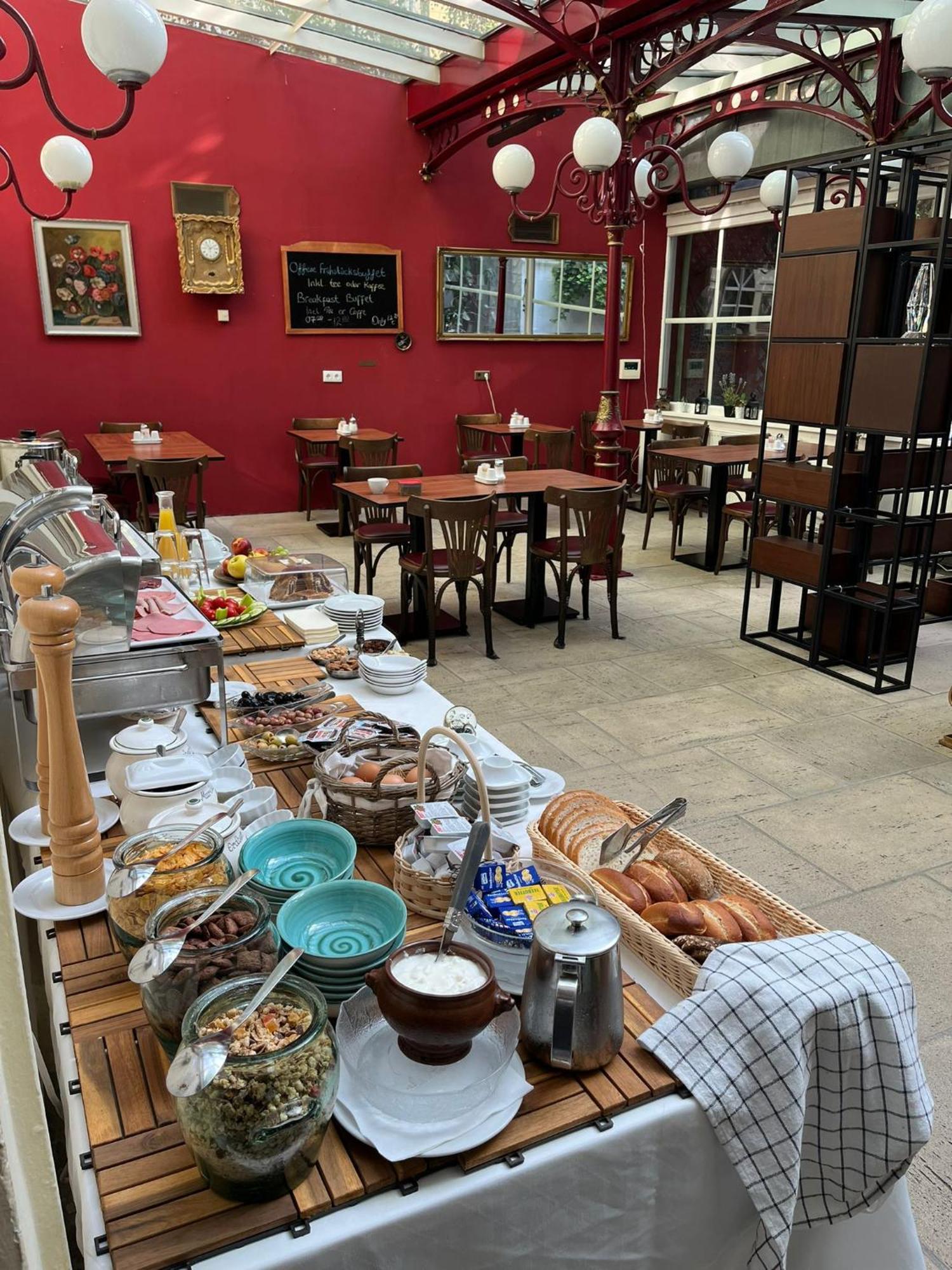 Hotel Viktoria וינה מראה חיצוני תמונה