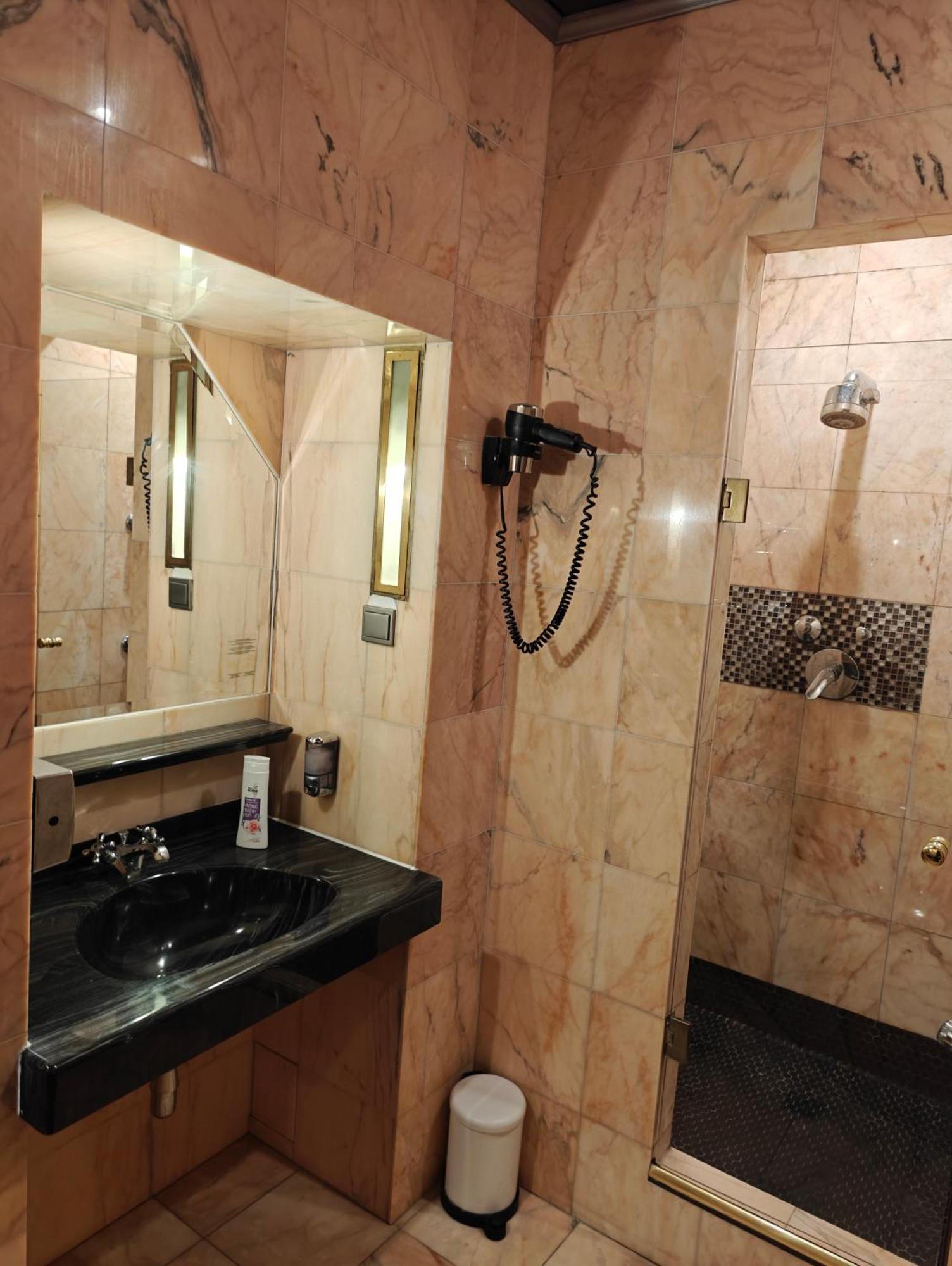 Hotel Viktoria וינה מראה חיצוני תמונה